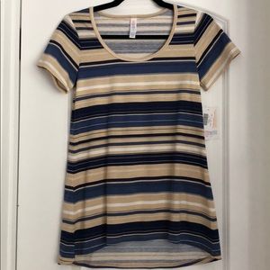 ⭐️LuLaRoe Classic T NWT size XS